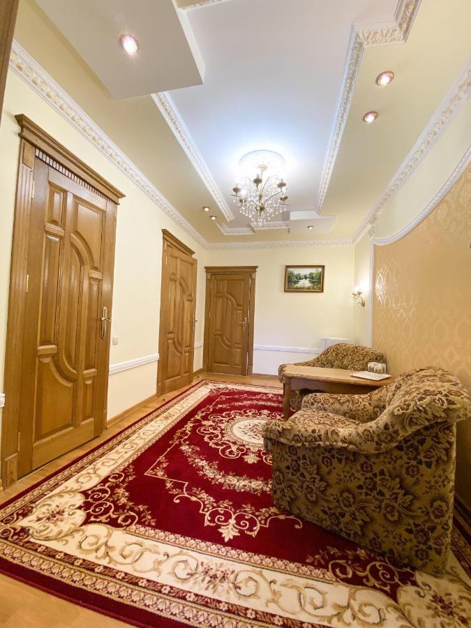 Петрос Family Hotel Yaremche Exterior foto
