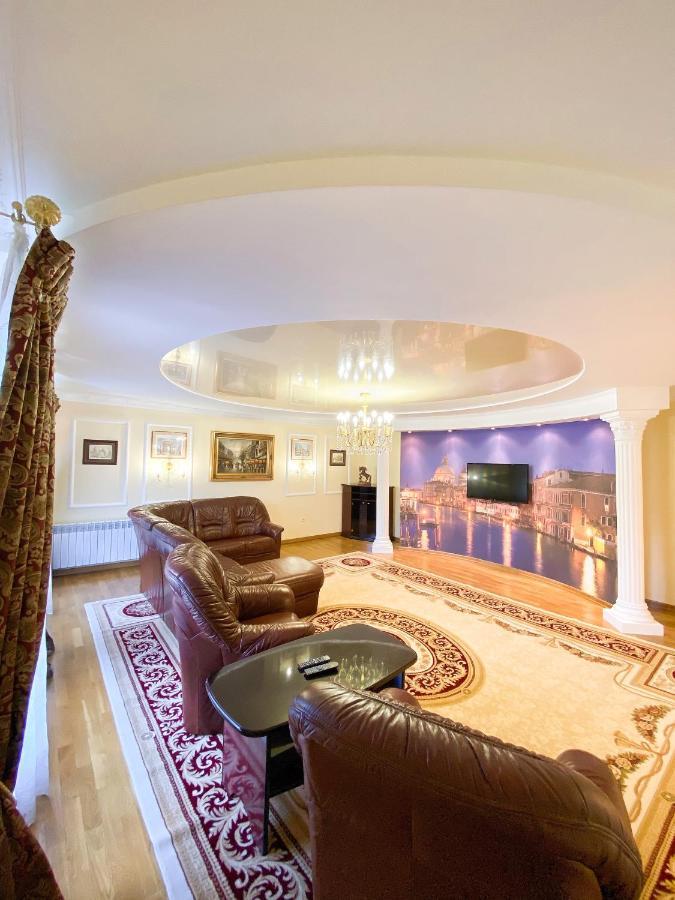 Петрос Family Hotel Yaremche Exterior foto